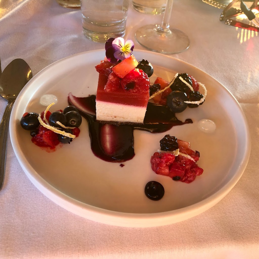 Outermost Inn | restaurant | 81 Lighthouse Rd, Aquinnah, MA 02535, USA | 5086453511 OR +1 508-645-3511