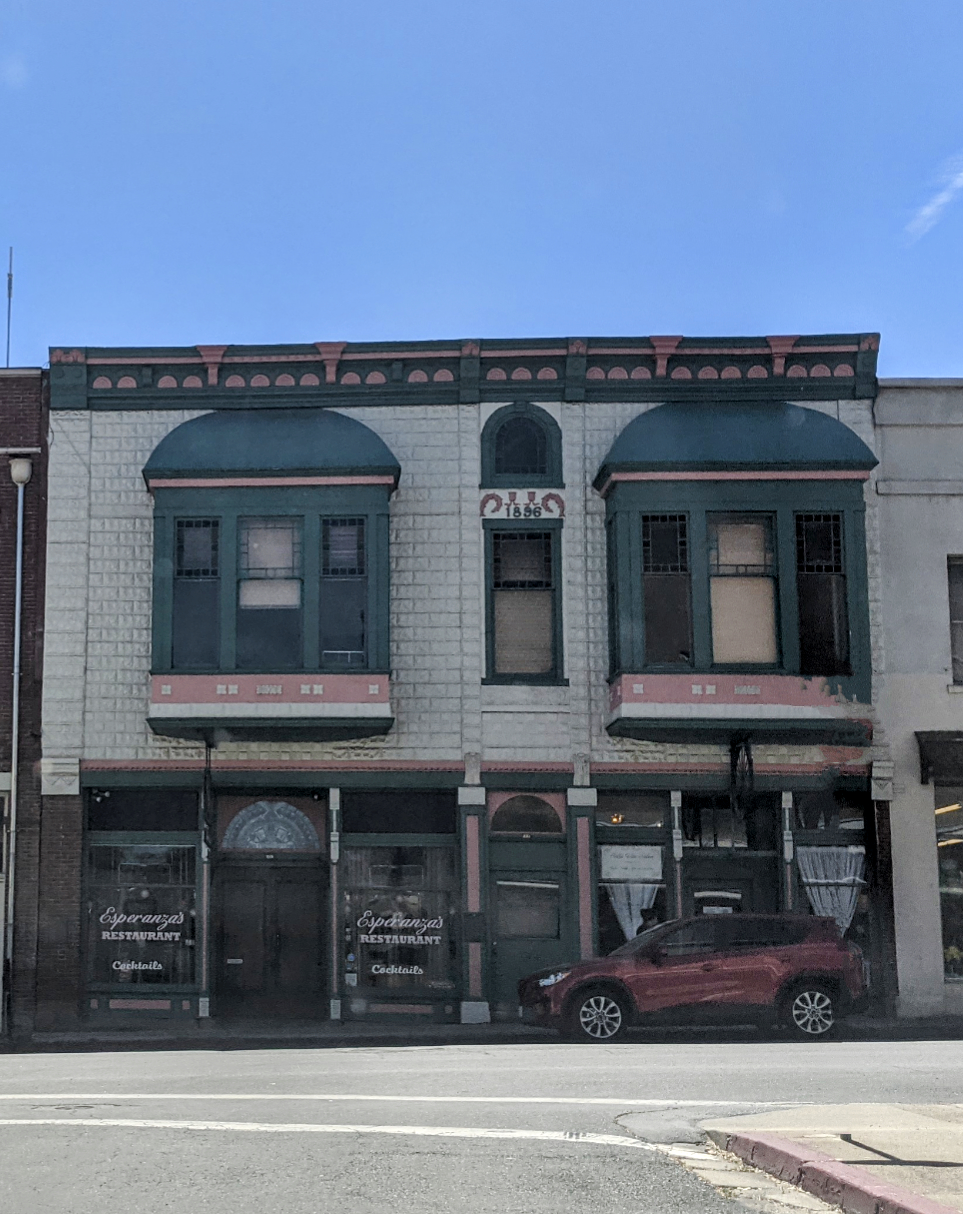 Esperanzas Méxican Restaurant | restaurant | 219 W Miner St, Yreka, CA 96097, USA | 5308422695 OR +1 530-842-2695