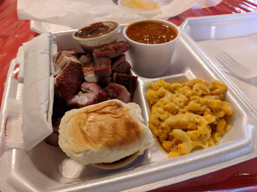 Lil Benny’s Smokehouse | restaurant | 881 Wimbish Rd, Macon, GA 31210, USA | 4782385297 OR +1 478-238-5297
