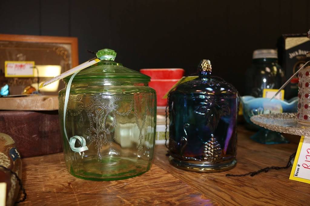 Royals Warehouse | restaurant | 127 Merritt Dr, New Hope, AL 35760, USA | 2567238903 OR +1 256-723-8903