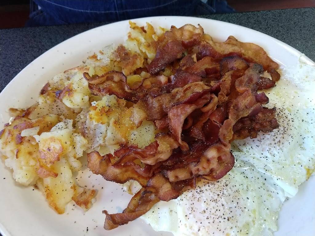 Skyline Diner | restaurant | 789 Dowd Ave, Elizabeth, NJ 07201, USA | 9083511773 OR +1 908-351-1773