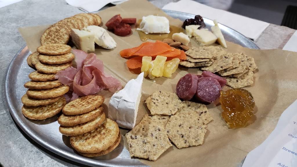 Eight-Foot Brewing | restaurant | 4417 SE 16th Pl, Cape Coral, FL 33904, USA | 2399842655 OR +1 239-984-2655