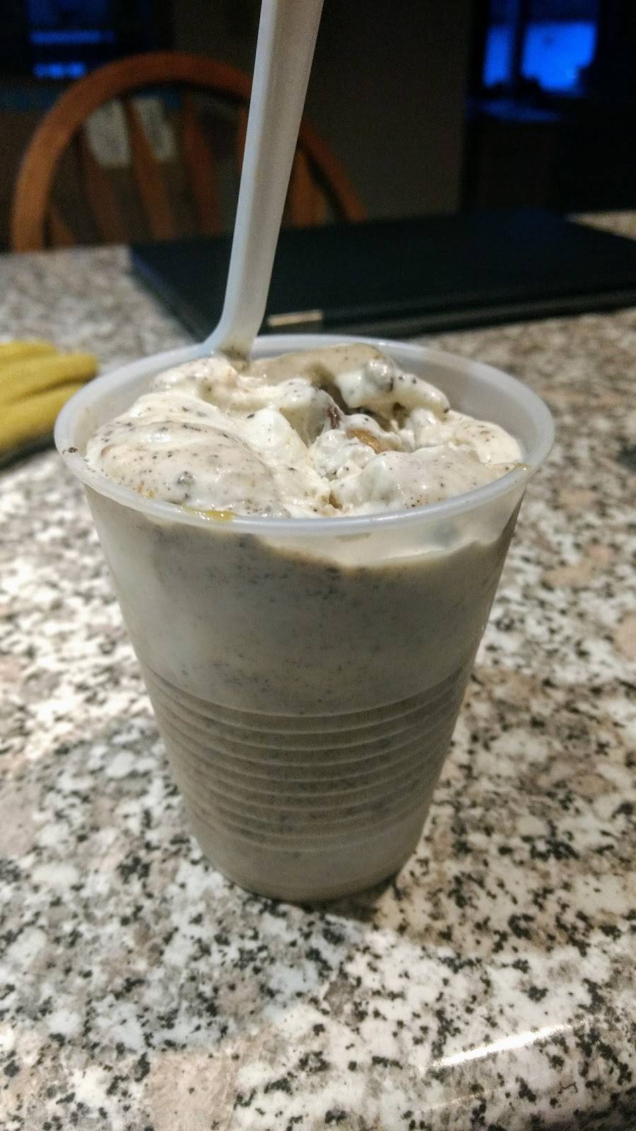 Shake A Burger | restaurant | 107 Brazeau Ave, Oconto, WI 54153, USA | 9208346200 OR +1 920-834-6200