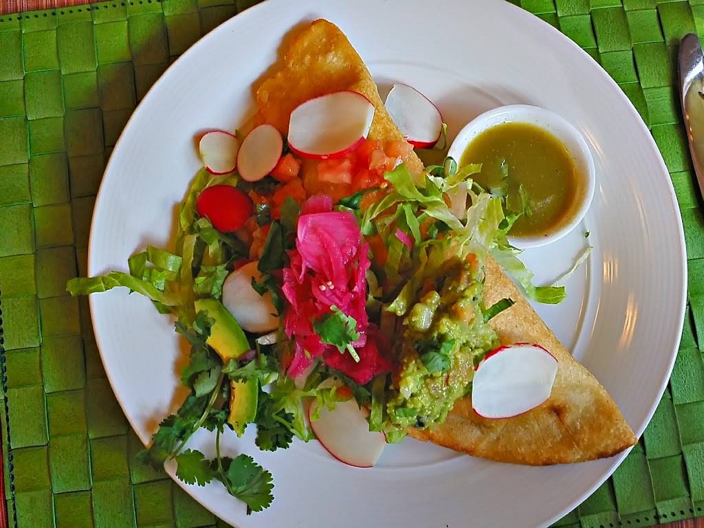 El Pueblito | restaurant | 155 Manitoba St, Bracebridge, ON P1L 2B7, Canada | 7056451935 OR +1 705-645-1935