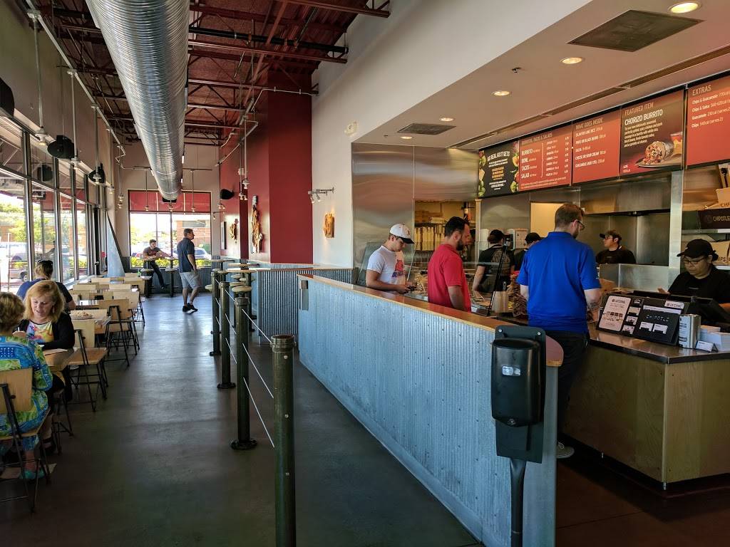 Chipotle Mexican Grill | restaurant | 695 Roosevelt Rd, Glen Ellyn, IL 60137, USA | 6304694035 OR +1 630-469-4035
