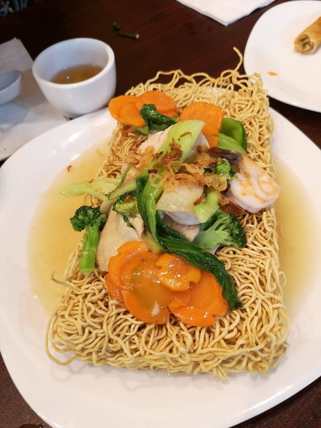 PHO WINDSOR | restaurant | 4450 Walker Rd, Windsor, ON N8W 5S6, Canada | 5199692188 OR +1 519-969-2188