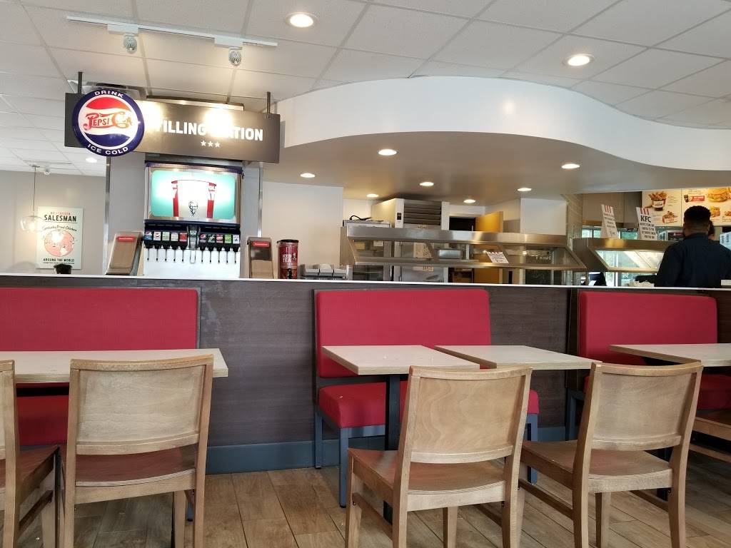 KFC | restaurant | 2513 Preston Hwy, Louisville, KY 40217, USA | 5026362828 OR +1 502-636-2828