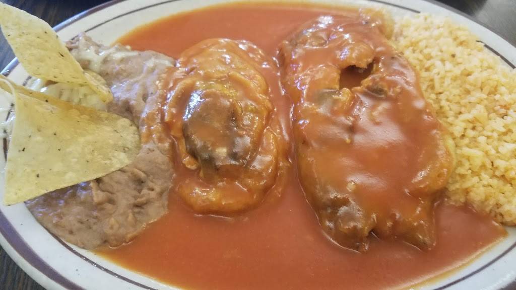 Avilas Mexican Food | restaurant | 6232 N Mesa St, El Paso, TX 79912, USA | 9155843621 OR +1 915-584-3621