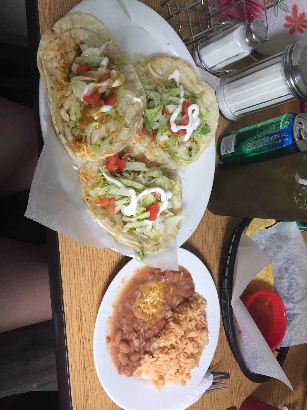 Rio Vista Grill | restaurant | 501 Front St, Henry, IL 61537, USA | 3093565252 OR +1 309-356-5252