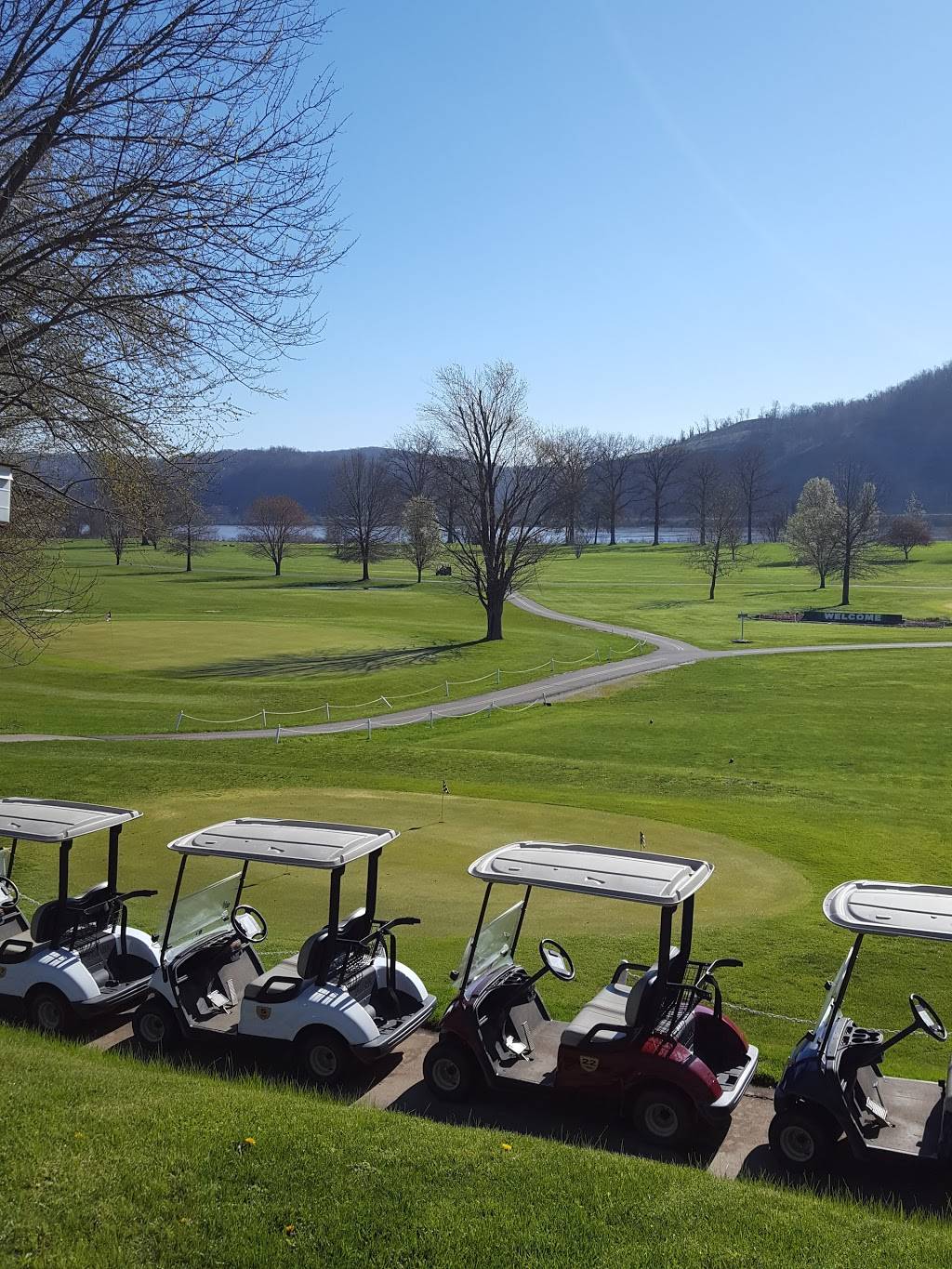 Fairway 4 | restaurant | 100 Liberty Ave, Rayland, OH 43943, USA | 7408594900 OR +1 740-859-4900