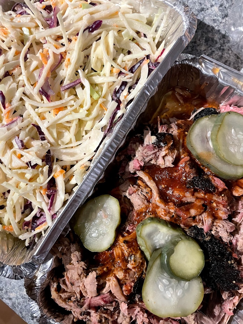 Avellino Family Barbecue | restaurant | 47 Larkin St, Stamford, CT 06907, USA | 2032418757 OR +1 203-241-8757