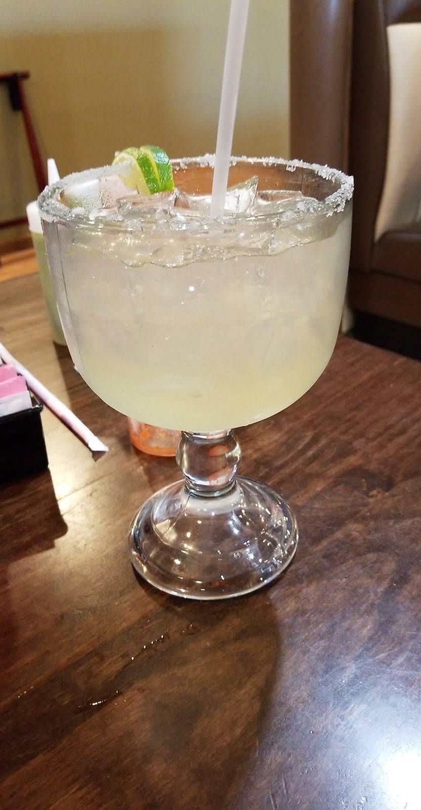 Taqueria La Pinata | restaurant | 6121 N Clinton St, Fort Wayne, IN 46825, USA | 2604838213 OR +1 260-483-8213