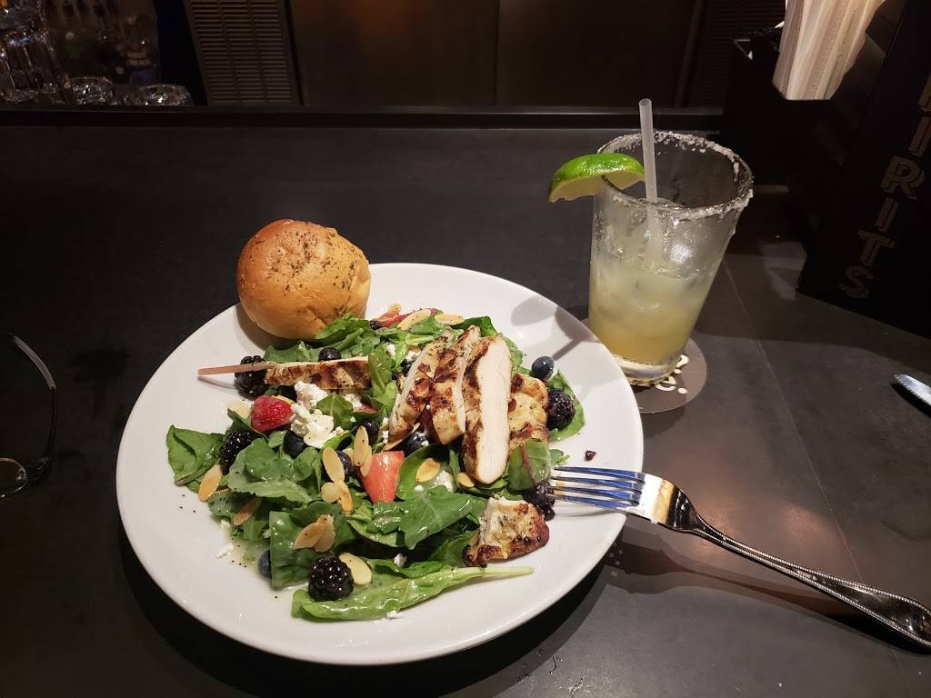 Houlihans | restaurant | 2110 E Republic Rd, Springfield, MO 65804, USA | 4178833434 OR +1 417-883-3434