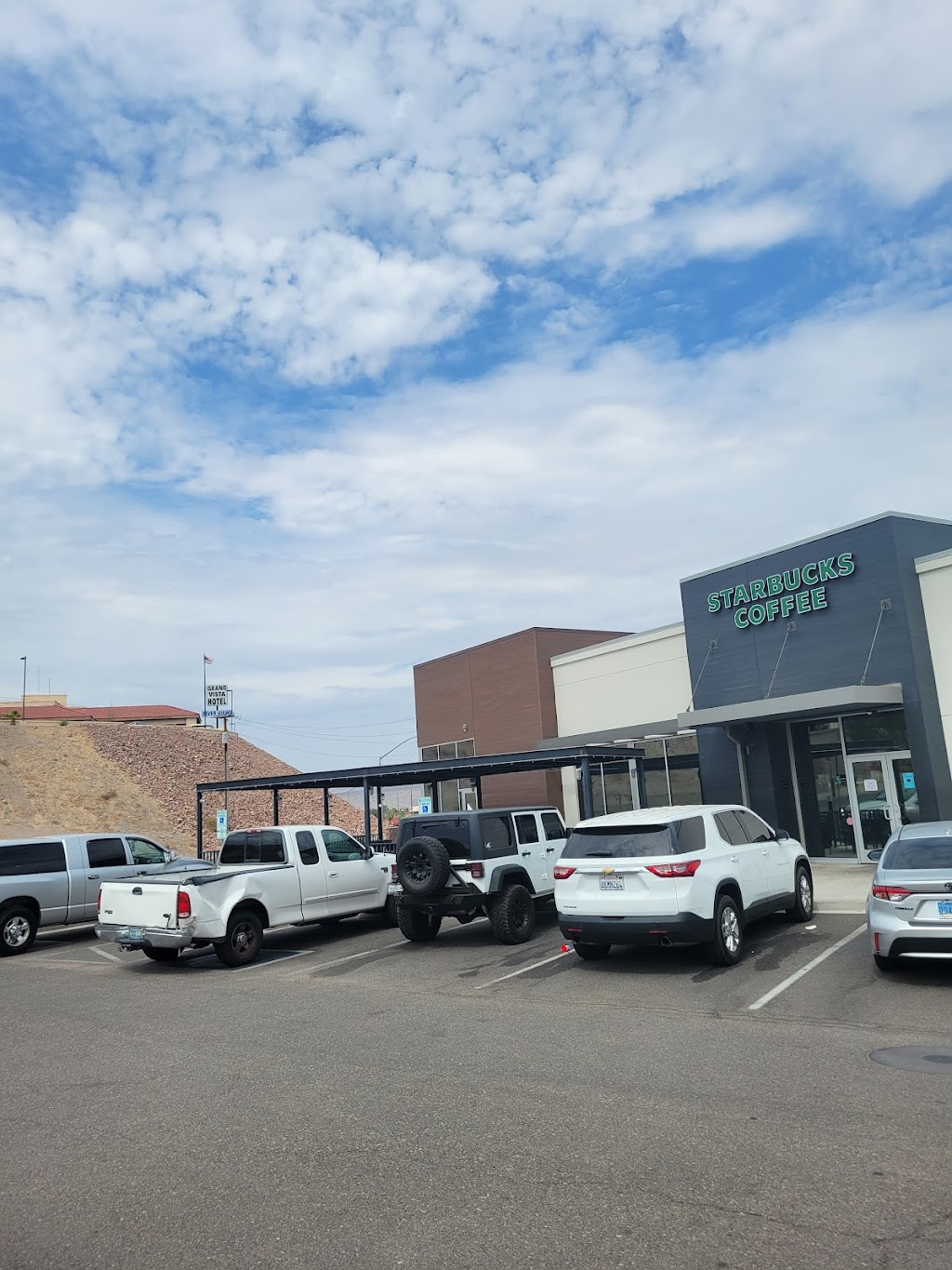 Starbucks | cafe | 1692 AZ-95, Bullhead City, AZ 86442, USA | 9282960216 OR +1 928-296-0216