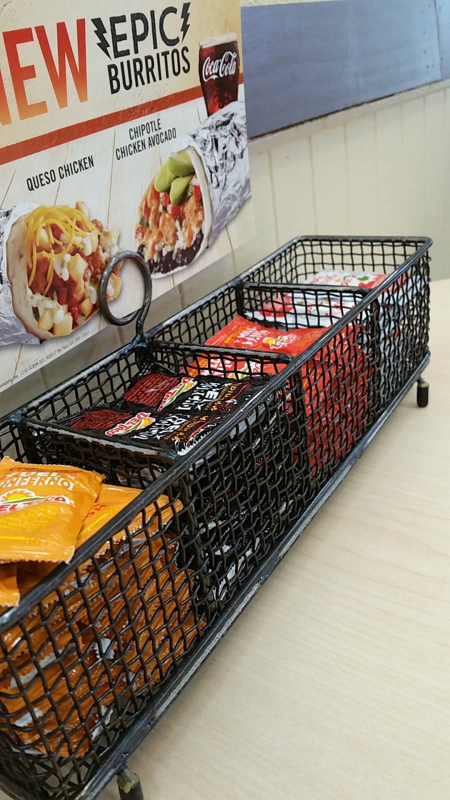 Del Taco | meal takeaway | 15229 N 35th Ave, Phoenix, AZ 85023, USA | 6028660590 OR +1 602-866-0590