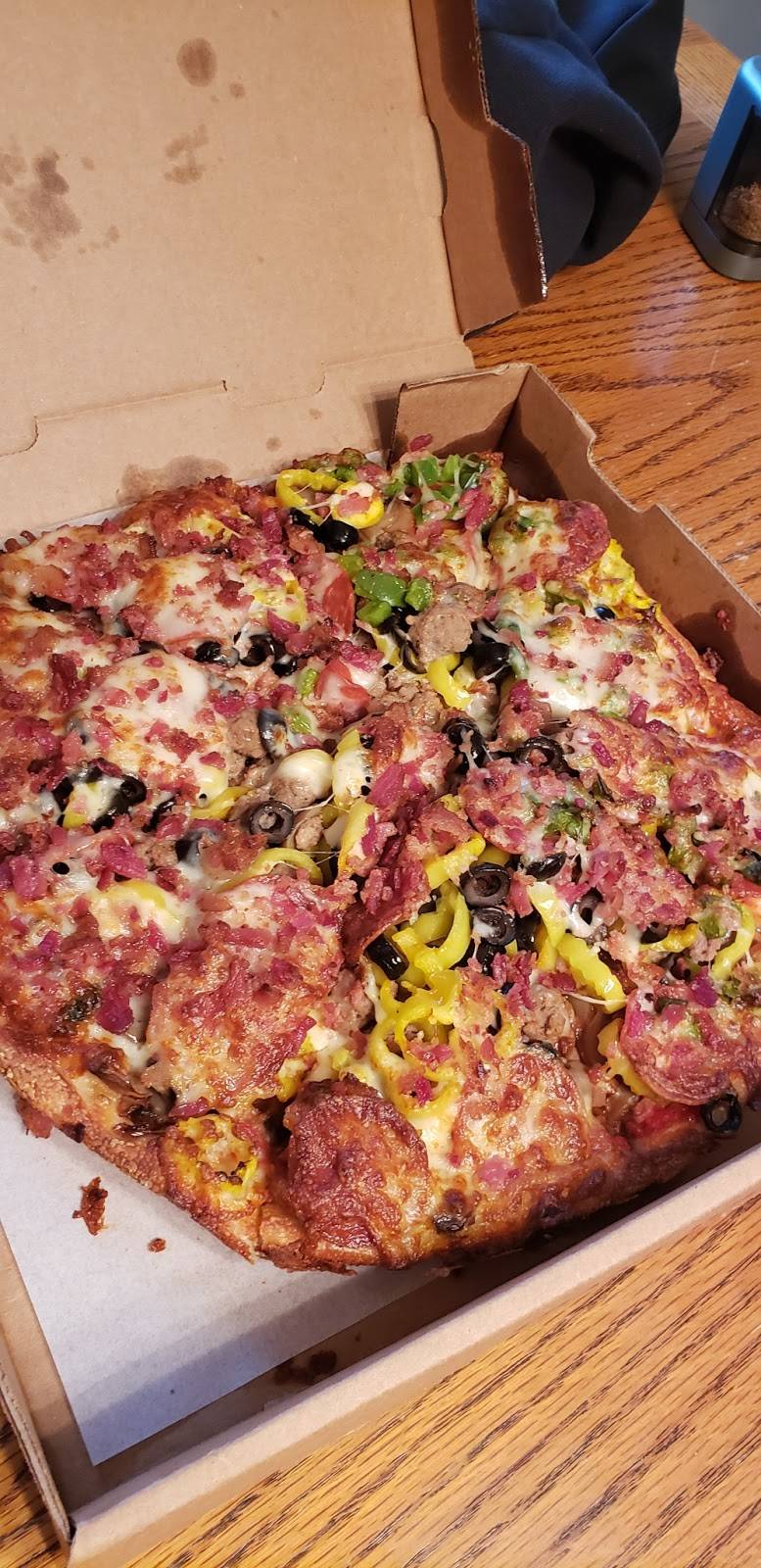 Gioninos Pizzeria | restaurant | 10755 Ravenna Rd #6, Twinsburg, OH 44087, USA | 3304050707 OR +1 330-405-0707