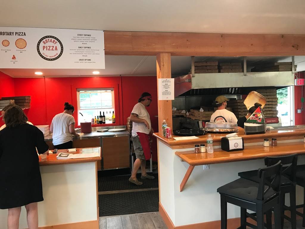 Rotary Pizza | restaurant | 10 Leland St, Rockland, ME 04841, USA | 2075938809 OR +1 207-593-8809