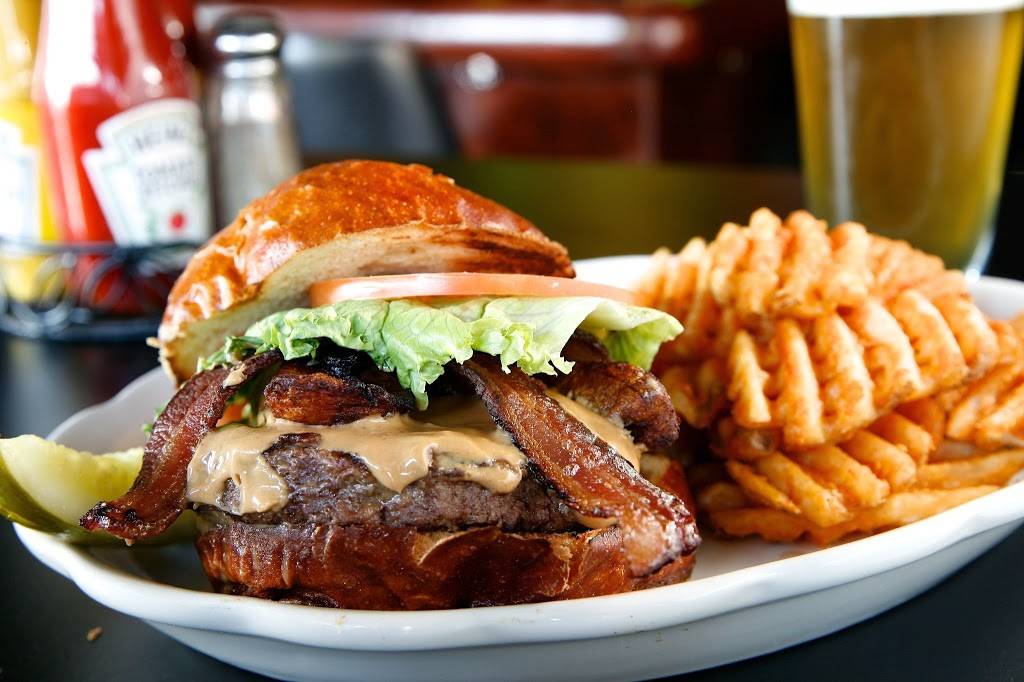 The Beetle Bar and Grill | restaurant | 2532 W Chicago Ave, Chicago, IL 60622, USA | 7733840701 OR +1 773-384-0701