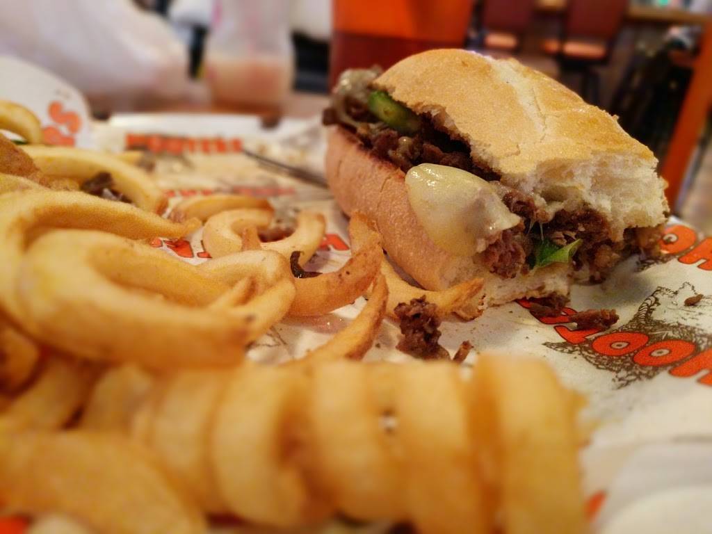 Hooters | meal takeaway | 4395 Fox Valley Center Dr, Aurora, IL 60504, USA | 6308514008 OR +1 630-851-4008