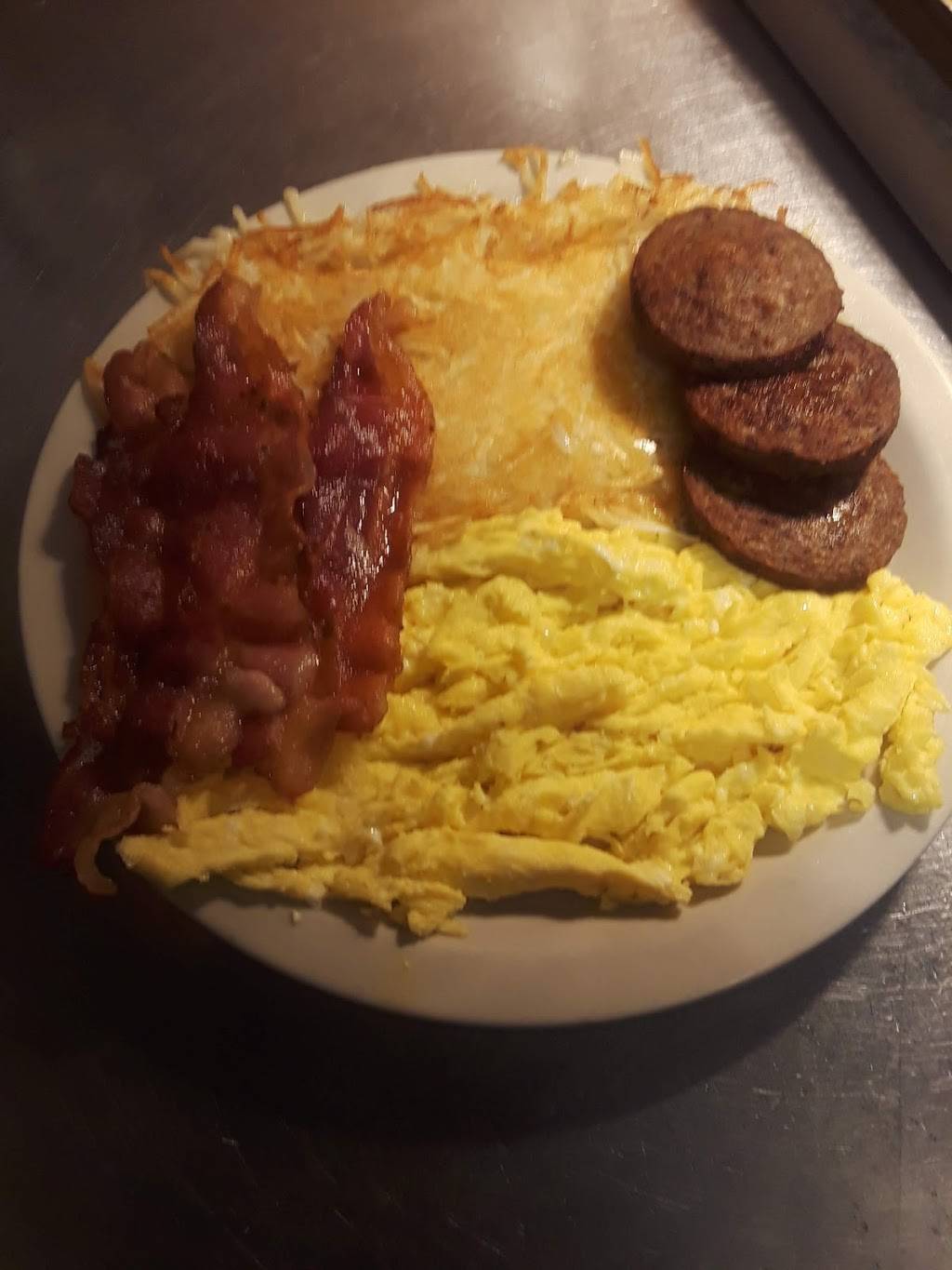 Sunrise Grill | restaurant | 462 E Burleigh Blvd, Tavares, FL 32778, USA | 3523437744 OR +1 352-343-7744