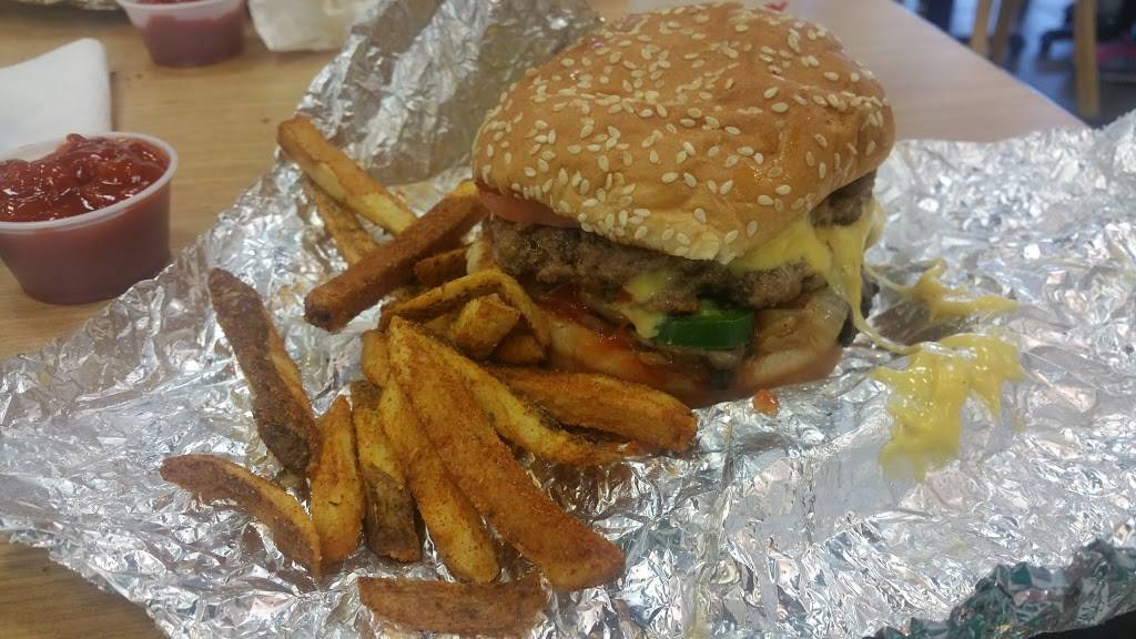 Five Guys | meal takeaway | 22 E Chicago Ave, Naperville, IL 60540, USA | 6303551850 OR +1 630-355-1850