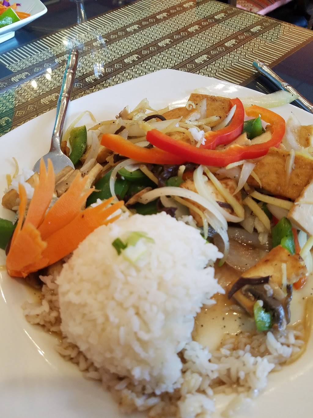 The Bangkok Village Restaurant | restaurant | 22 E Chicago Ave #122, Naperville, IL 60540, USA | 6303699757 OR +1 630-369-9757