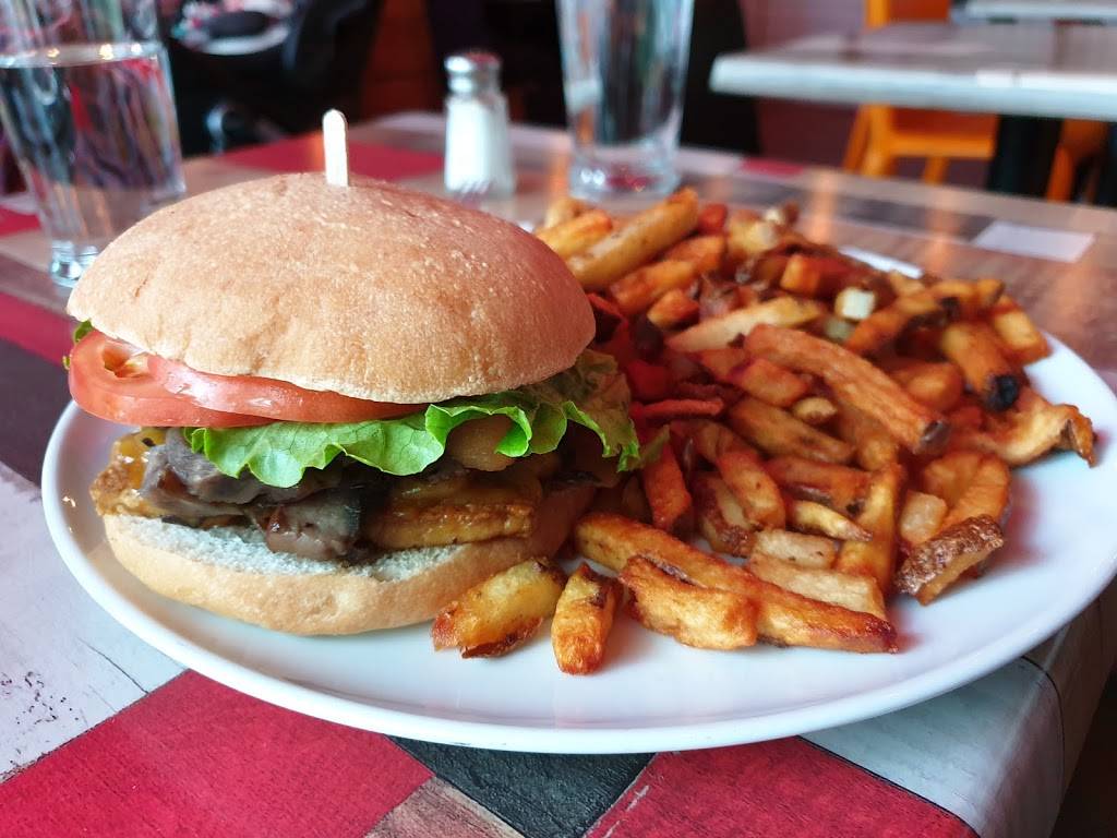 Chez Victor | restaurant | 4252 Rue Saint-Félix, Québec, QC G1Y 1X5, Canada | 4182043101 OR +1 418-204-3101