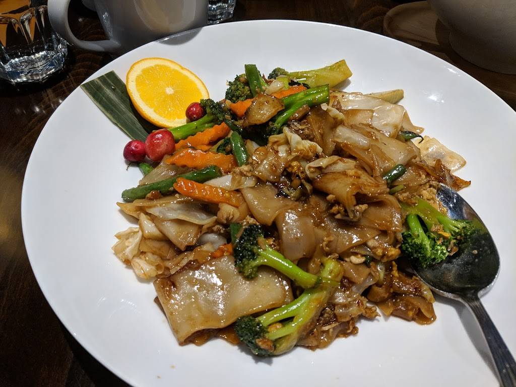 Chetuphon Thai | restaurant | 155 Gasser Dr, Napa, CA 94559, USA | 7076662564 OR +1 707-666-2564