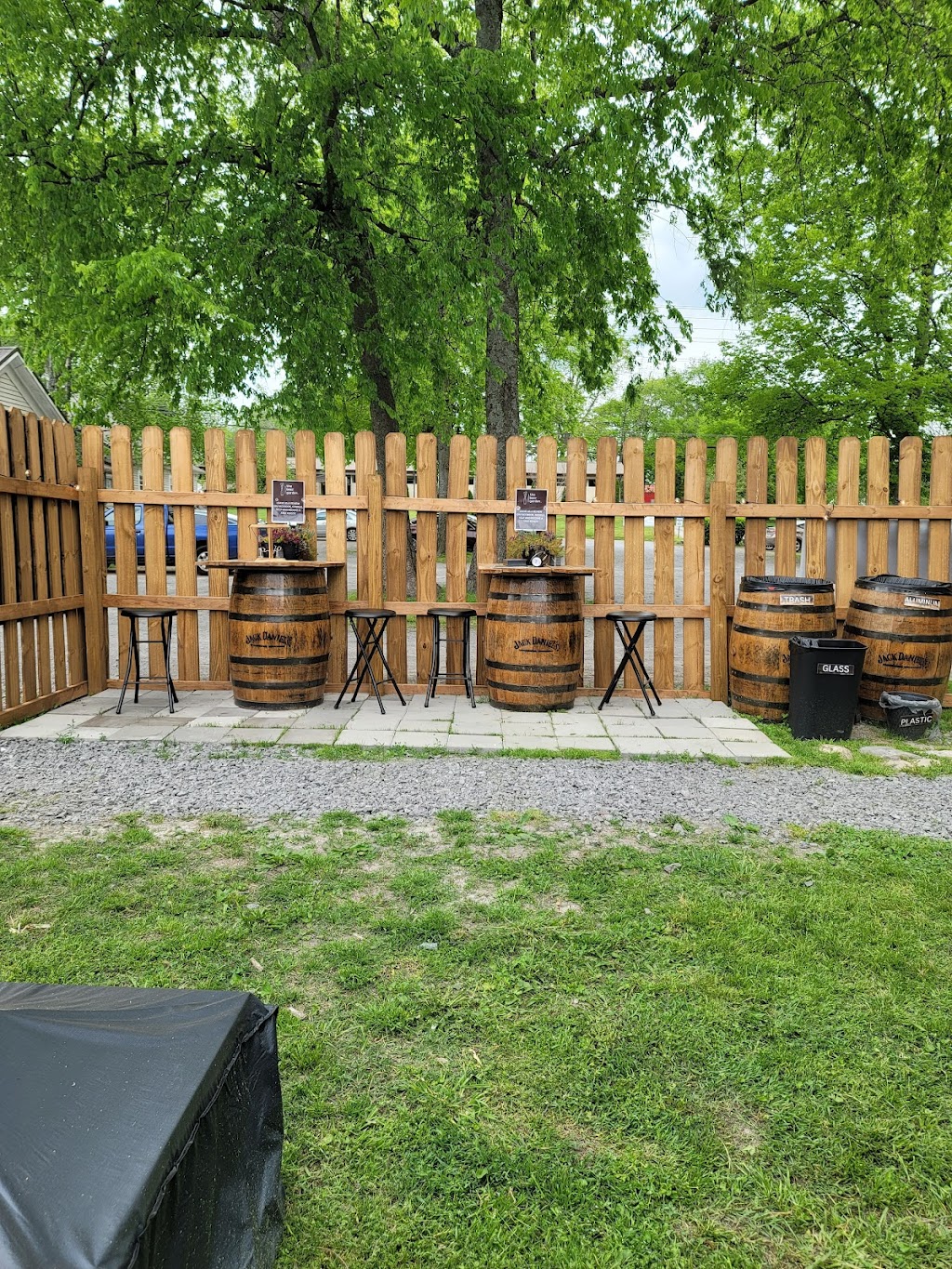 The Beer Garden | restaurant | 33 Mechanic St S, Lynchburg, TN 37352, USA | 9315396362 OR +1 931-539-6362