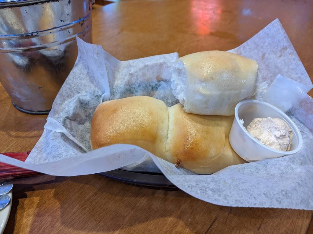 Texas Roadhouse | restaurant | 925 N Belt Hwy, St Joseph, MO 64506, USA | 8166762333 OR +1 816-676-2333