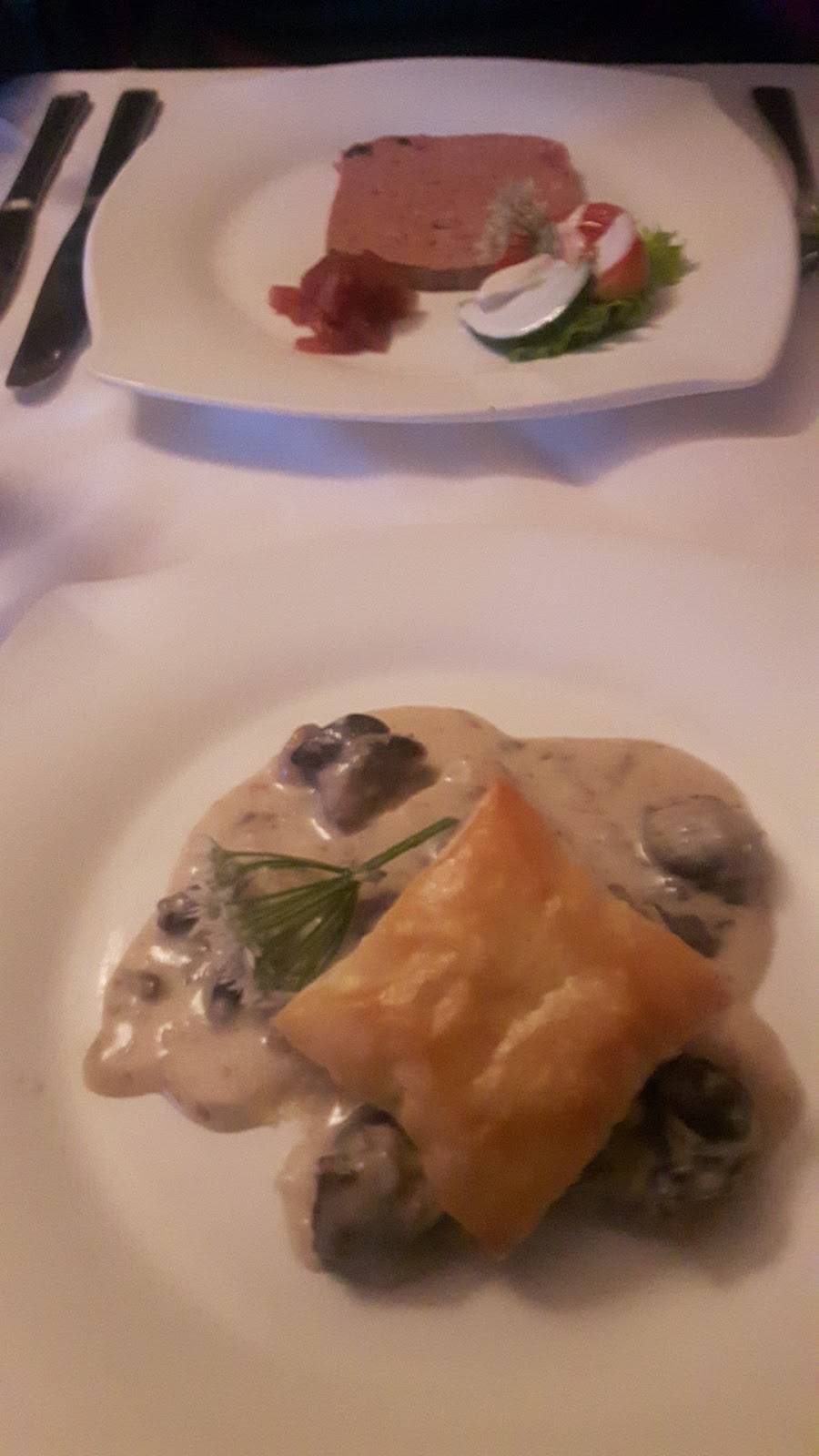 Restaurant chez Mallet | restaurant | 1320 Boulevard Mercure, Drummondville, QC J2B 3M2, Canada | 8194756965 OR +1 819-475-6965