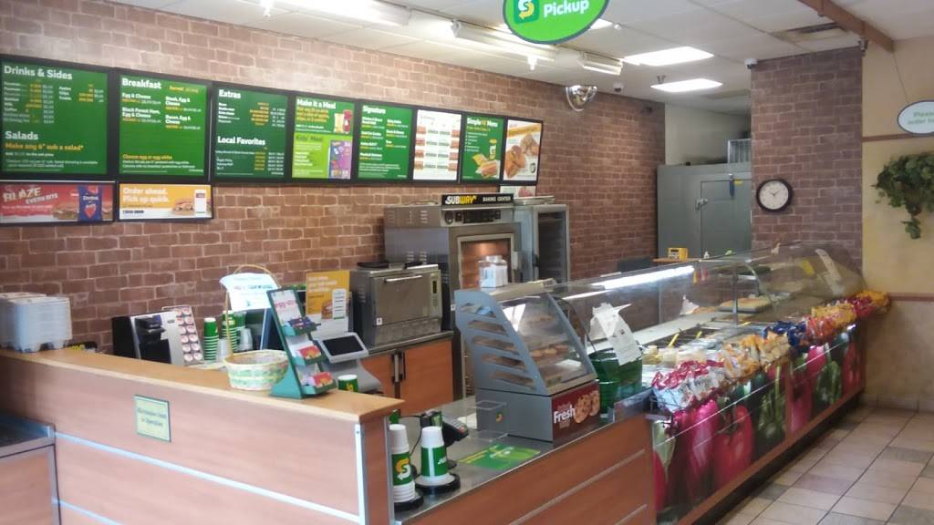 Subway Restaurants | restaurant | 5839 SW 75th Street Suite 107 Phase IIA, Tower Square Shopping Center, Gainesville, FL 32608, USA | 3523777178 OR +1 352-377-7178