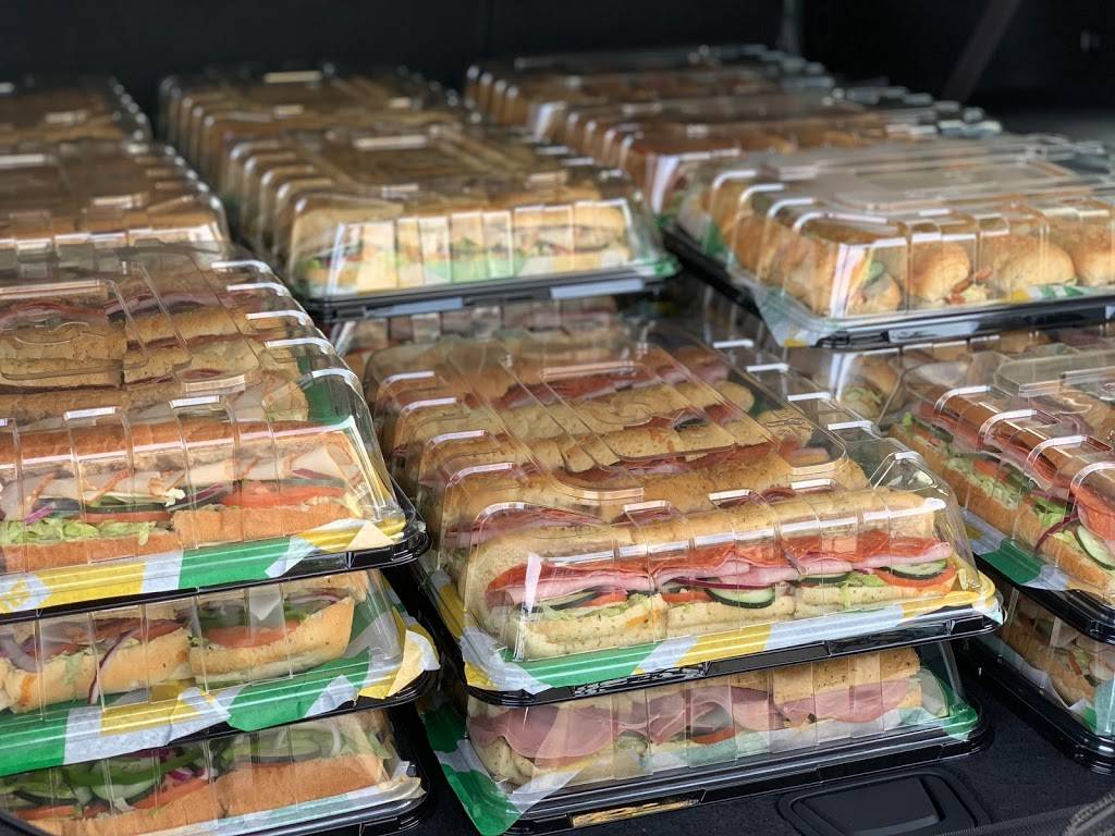 Subway | restaurant | 1510 E Yosemite Ave, Madera, CA 93638, USA | 5596617891 OR +1 559-661-7891