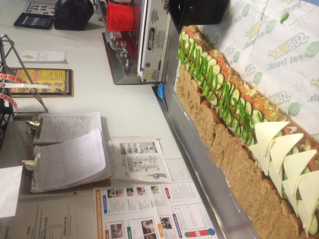 Subway Restaurants | restaurant | 15-18 College Point Blvd, College Point, NY 11356, USA | 7183534449 OR +1 718-353-4449