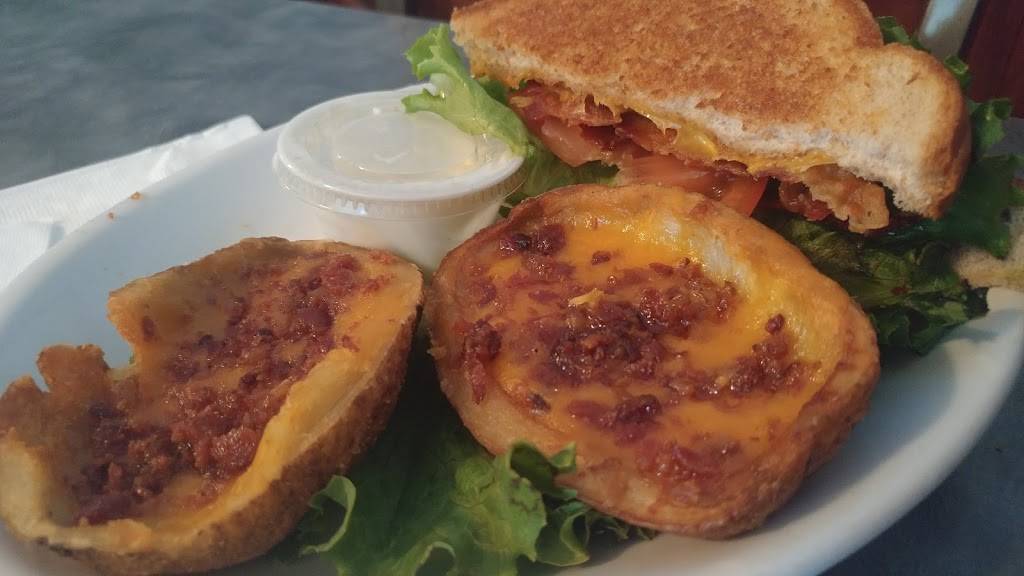 City Hall Grille & Drinks | restaurant | 315 S Reynolds Rd, Toledo, OH 43615, USA | 4195361166 OR +1 419-536-1166