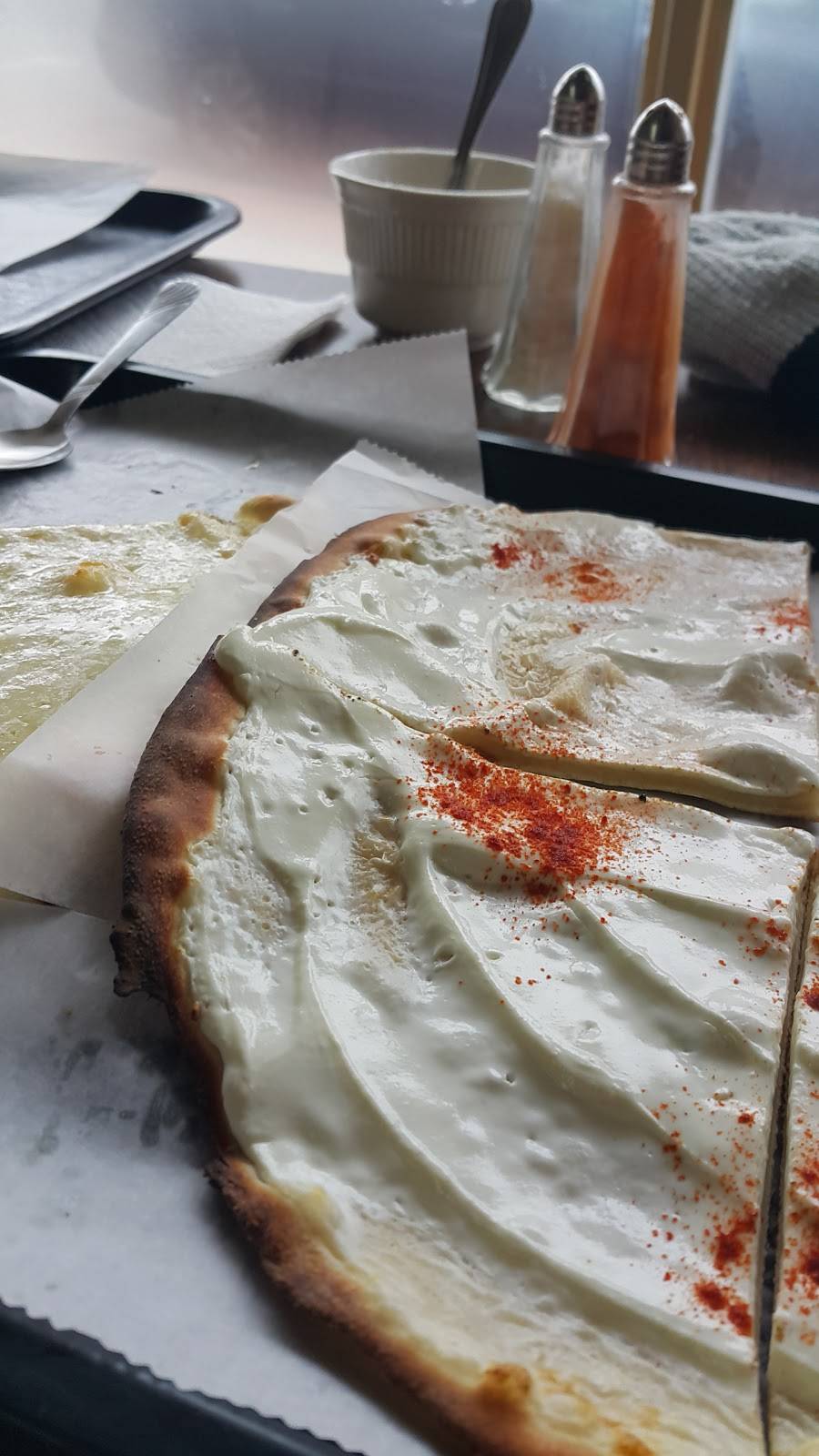 Oasis Bakery and Eatery | restaurant | 13615 Detroit Ave, Lakewood, OH 44107, USA | 2164585803 OR +1 216-458-5803