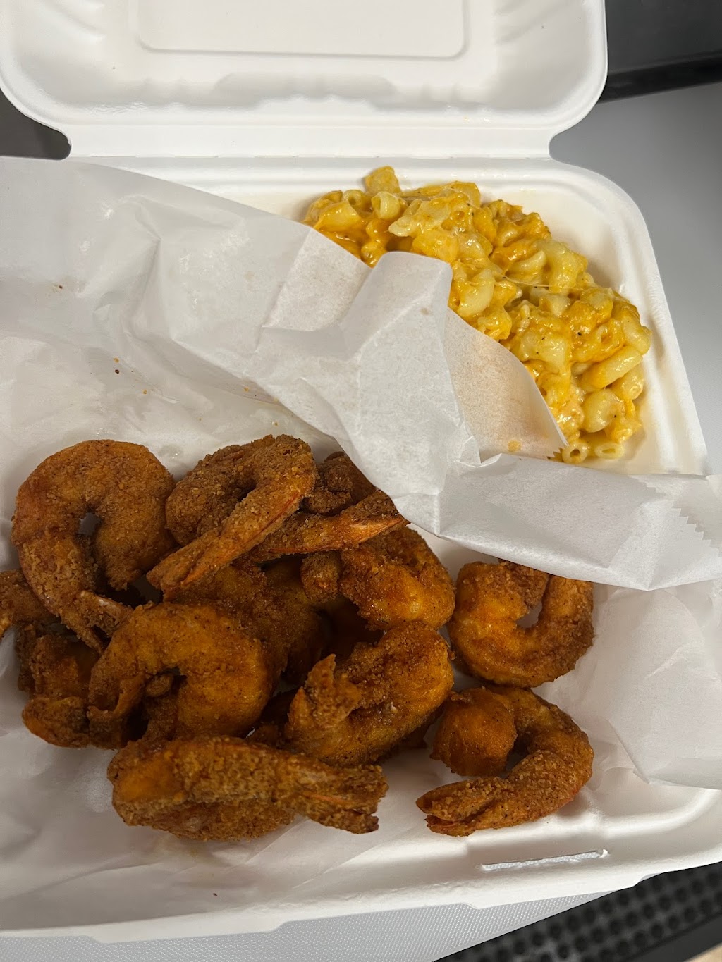 C & E Southern Bites Restaurant | restaurant | 23520 Overland Dr #124, Sterling, VA 20166, USA | 7036652181 OR +1 703-665-2181