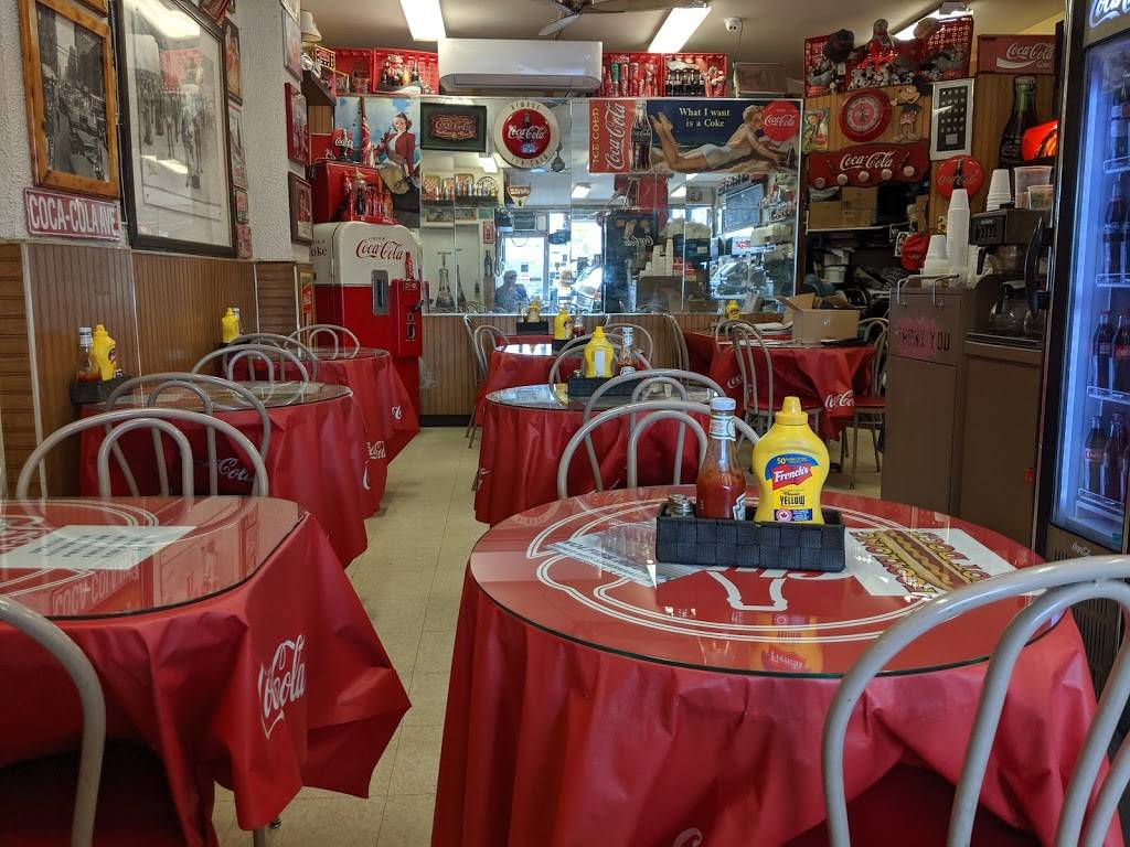 Wolfies deli | restaurant | 670 Sheppard Ave W, Toronto, ON M3H 2S5, Canada | 4166389653 OR +1 416-638-9653