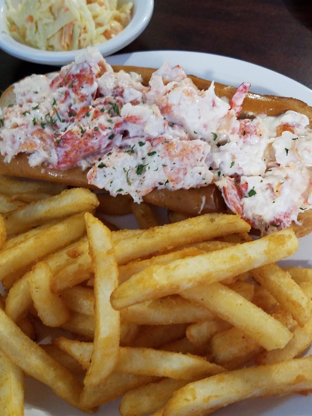 Websters Fish Hook Restaurant | restaurant | 391 Damon Rd, Northampton, MA 01060, USA | 4135863190 OR +1 413-586-3190
