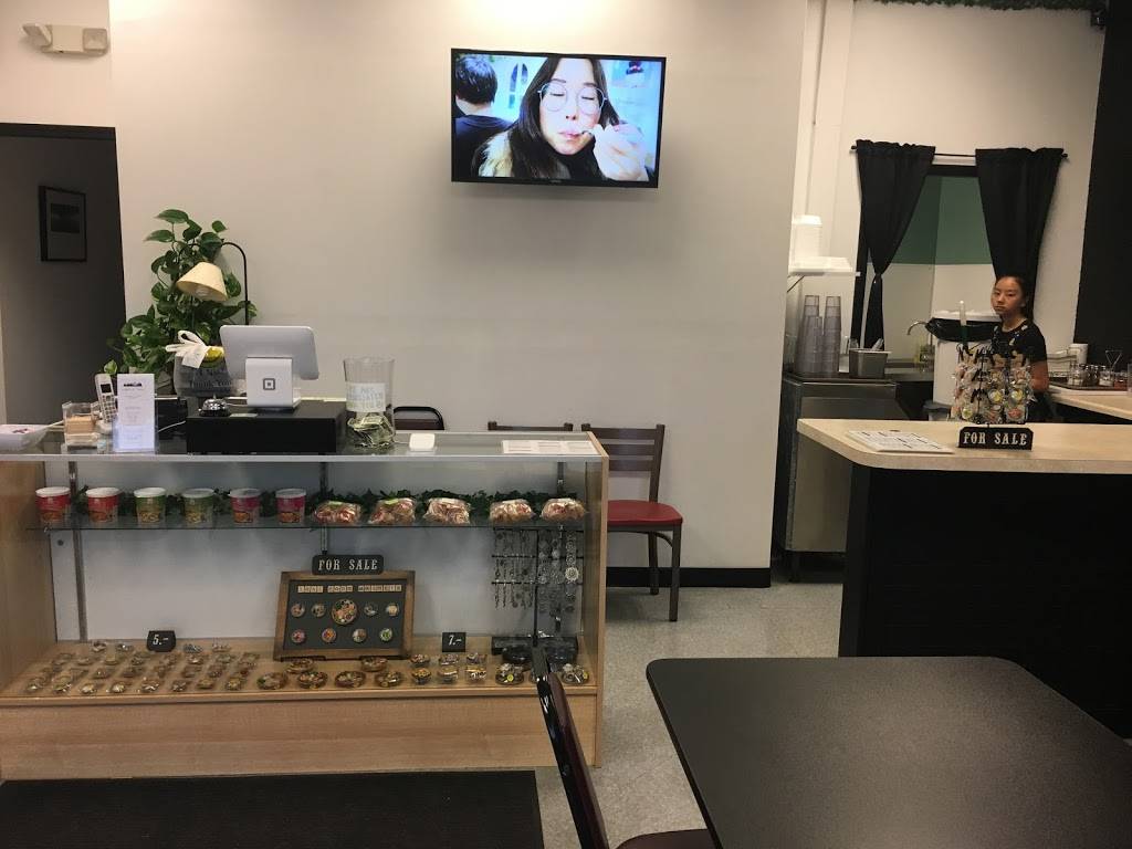 Simple Thai | restaurant | 3245 W Walton Blvd, Waterford Twp, MI 48329, USA | 2485997056 OR +1 248-599-7056