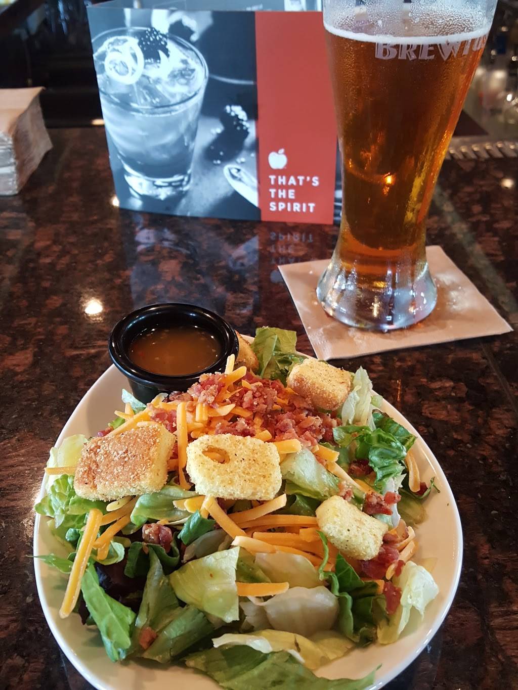 Applebees Grill + Bar | restaurant | 6270 S Cedar St, Lansing, MI 48911, USA | 5178828320 OR +1 517-882-8320