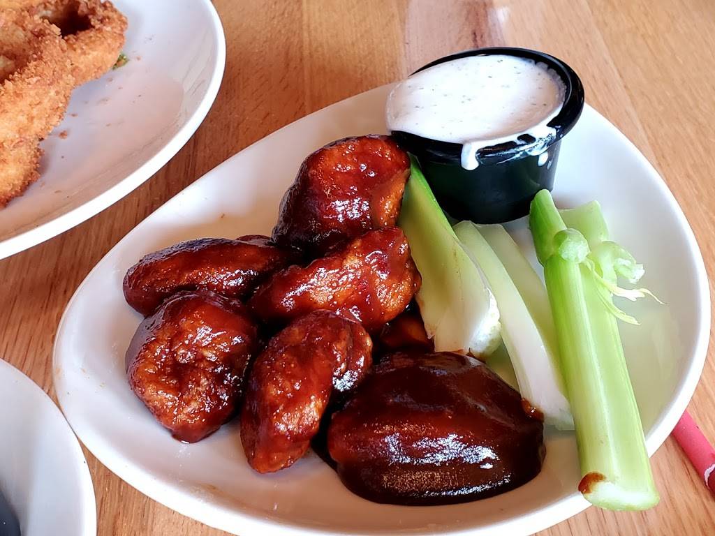 Applebees Grill + Bar | restaurant | 4626 196th St SW, Lynnwood, WA 98036, USA | 4256722626 OR +1 425-672-2626