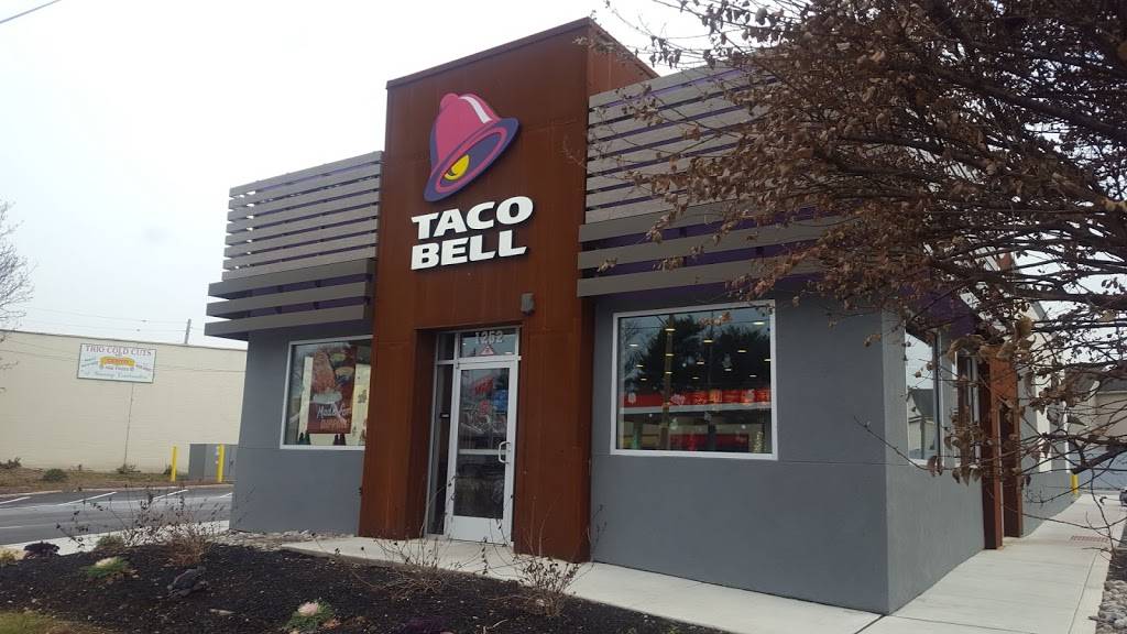 Taco Bell | meal takeaway | 1252 MacDade Boulevard, Woodlyn, PA 19094, USA | 4847686106 OR +1 484-768-6106