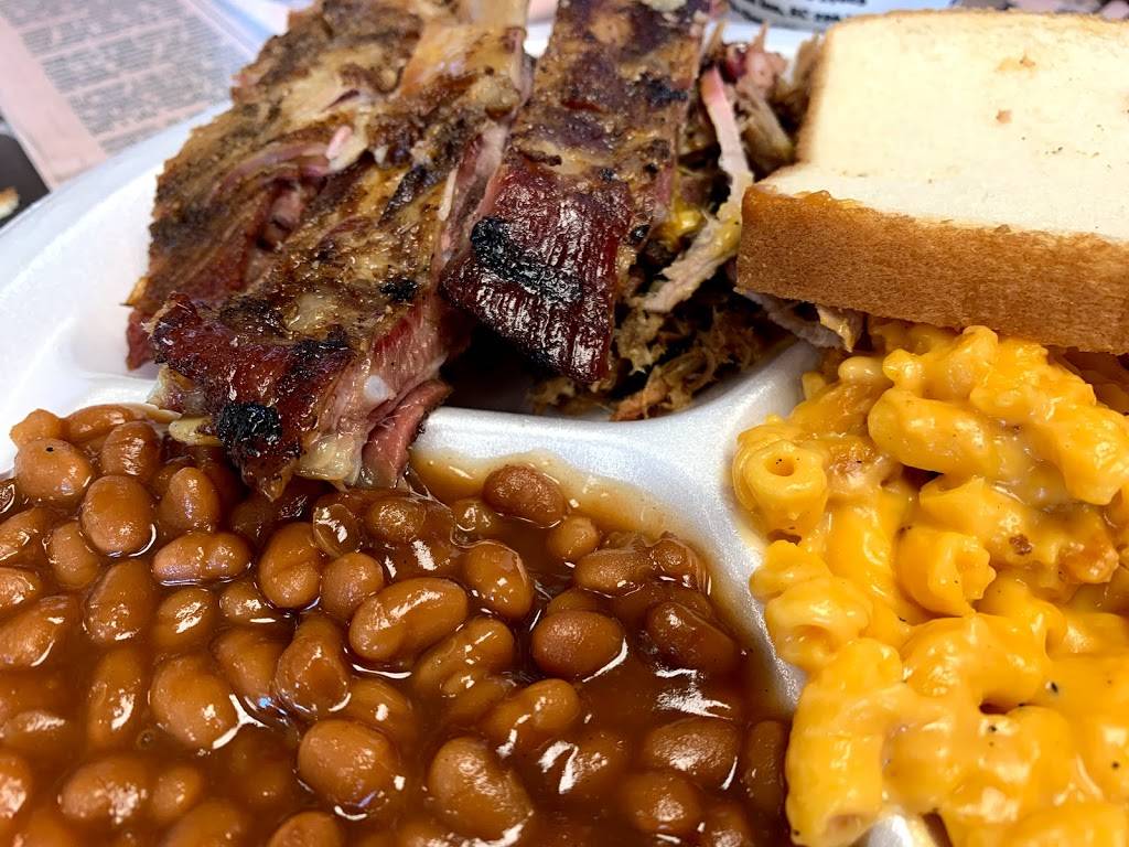 Buckys Bar-B-Q | restaurant | 1700 Roper Mountain Road, Greenville, SC 29615, USA | 8643290054 OR +1 864-329-0054