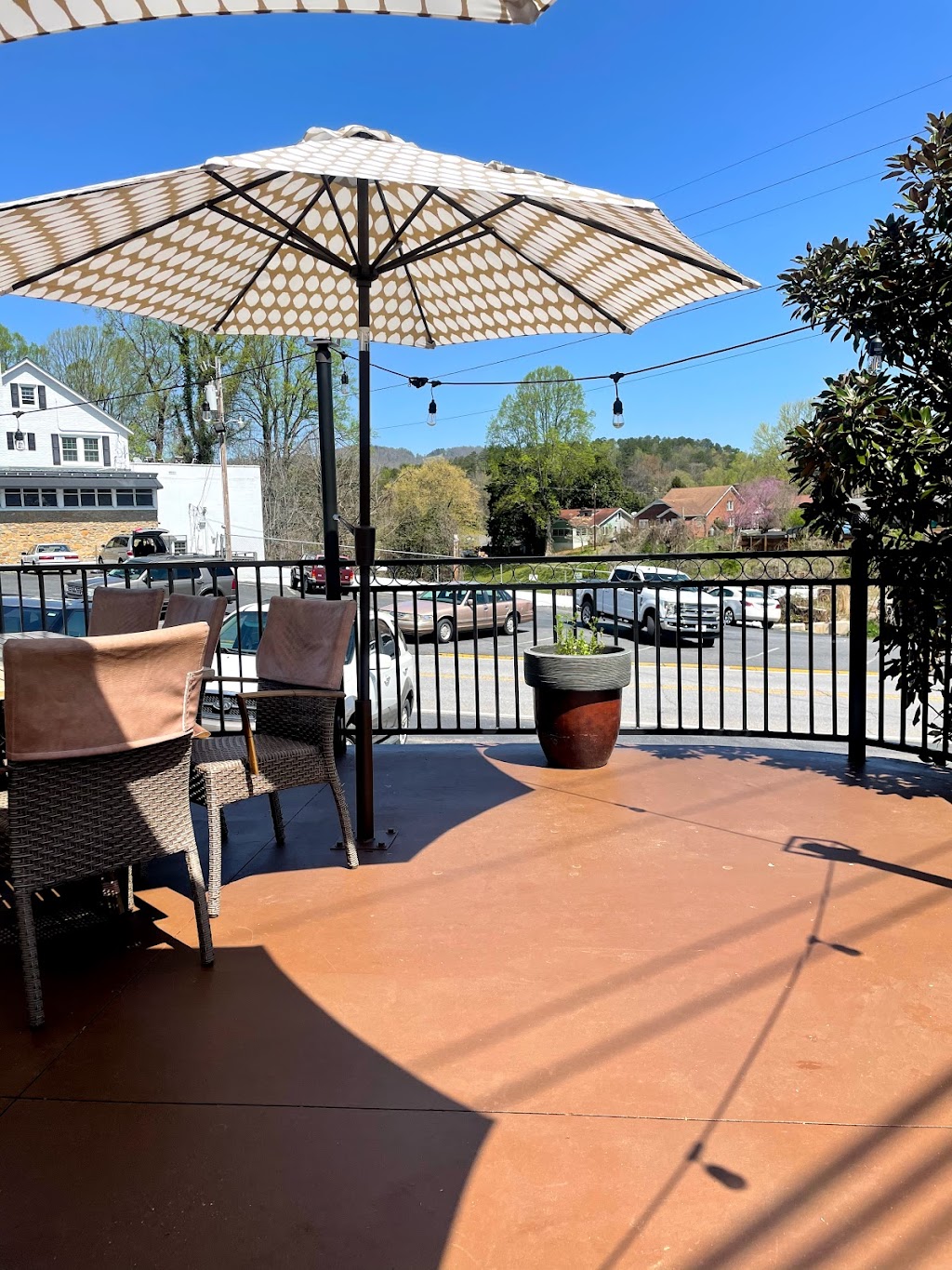 Murphys Chophouse | restaurant | 130 Valley River Ave, Murphy, NC 28906, USA | 8288353287 OR +1 828-835-3287