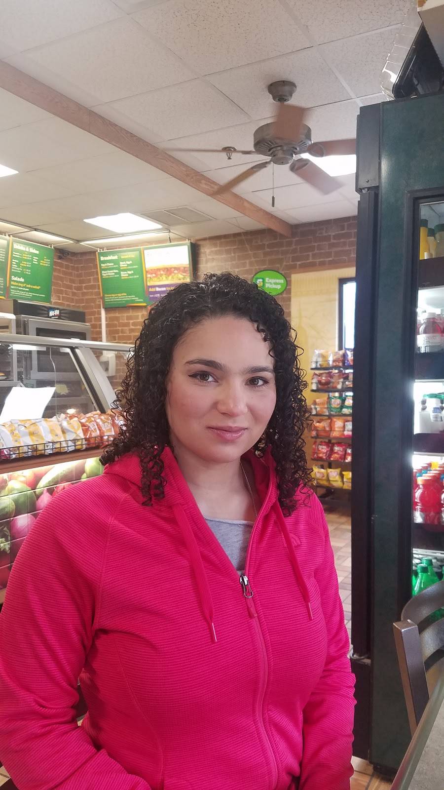 Subway | restaurant | 21 Turnpike Rd, Southborough, MA 01772, USA | 5084603385 OR +1 508-460-3385