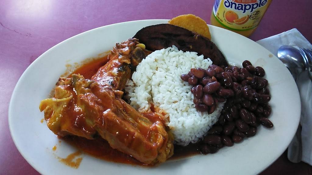 La Cumbia | restaurant | 2 W Palisade Ave, Englewood, NJ 07631, USA | 2015680303 OR +1 201-568-0303