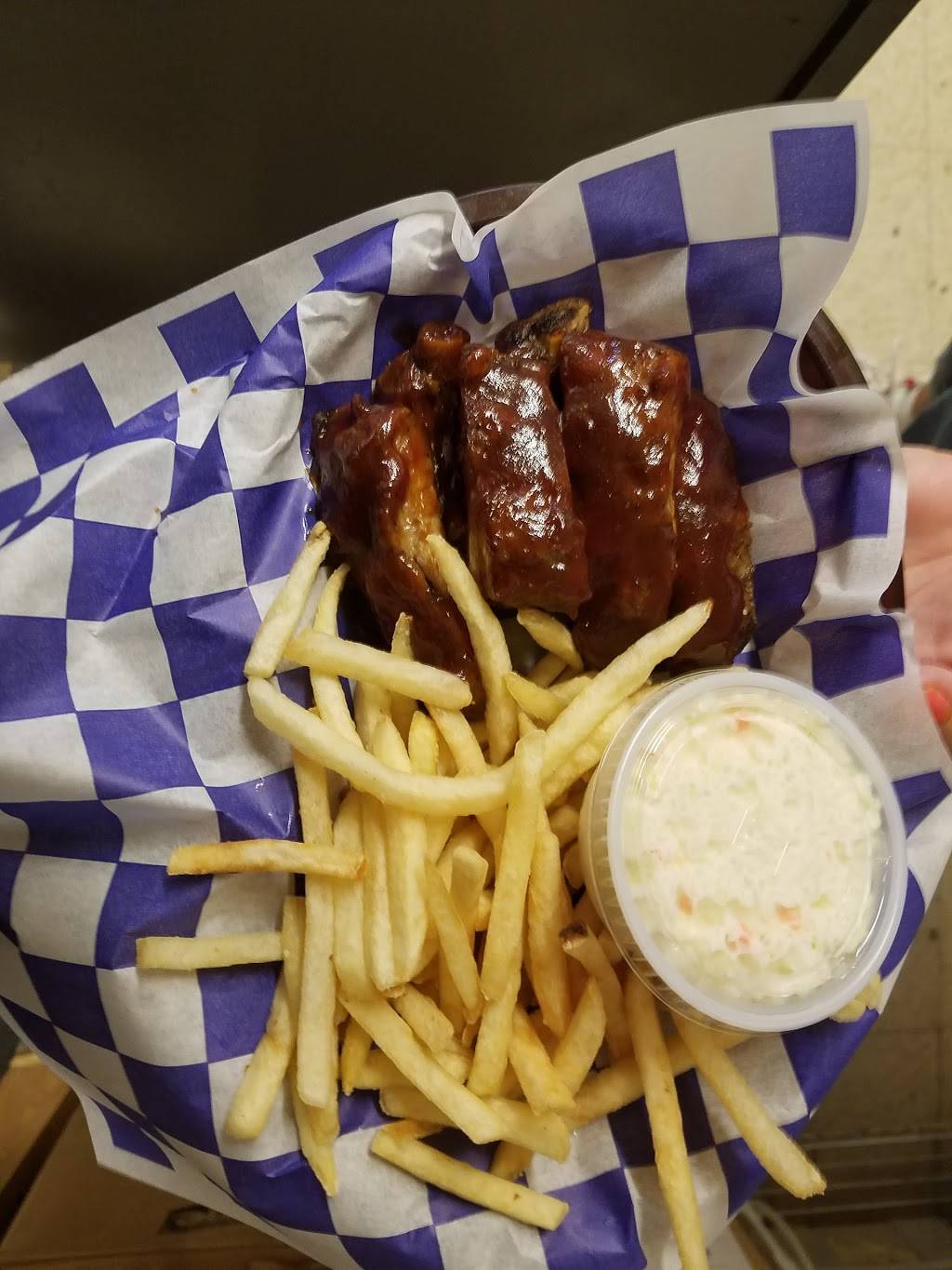 Sazs Pub and Pizza | restaurant | S720 US-41, Stephenson, MI 49887, USA | 9067534333 OR +1 906-753-4333