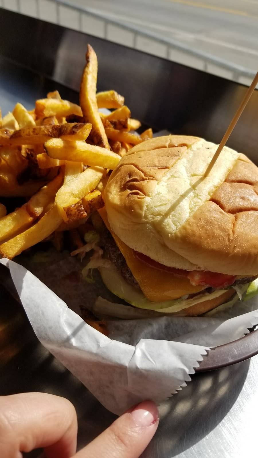 American WildBurger | restaurant | 1534 E Oakton St, Des Plaines, IL 60018, USA | 2249389772 OR +1 224-938-9772