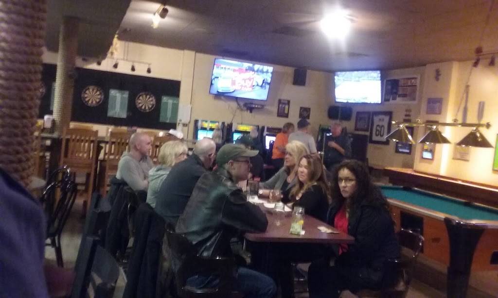 Hot Shots Tavern | restaurant | 137 Kent St, Portland, MI 48875, USA | 5176479959 OR +1 517-647-9959
